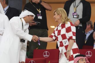 KATAR 2022 – Kolinda Grabar Kitarović u Louis Vitton košulji sa šahovnicom na utakmici Brazila i Švicarske