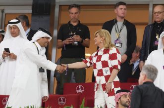 KATAR 2022 – Kolinda Grabar Kitarović u Louis Vitton košulji sa šahovnicom na utakmici Brazila i Švicarske