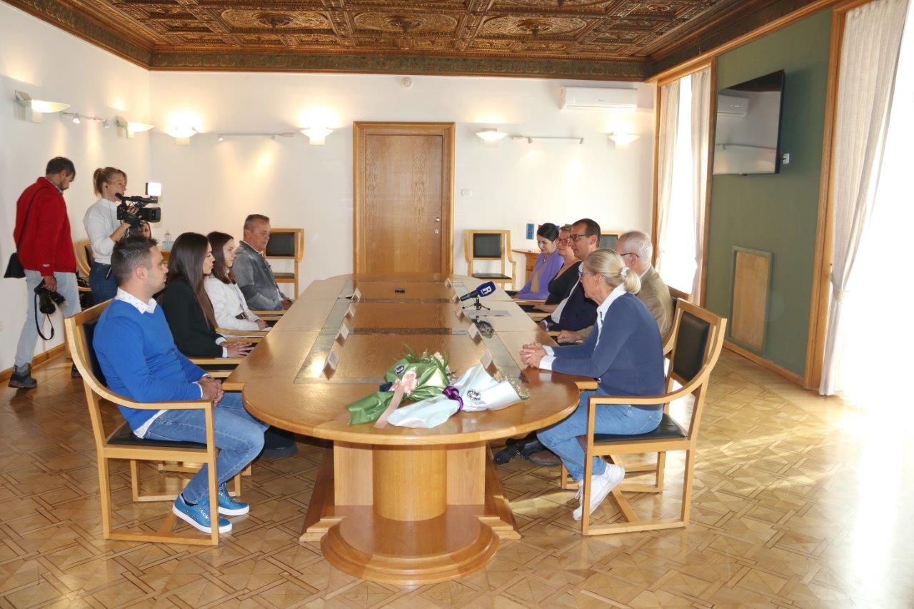 Prijem-za-karatisticu-Emu-Sgardelli-3 Prijem-za-karatisticu-Emu-Sgardelli-3