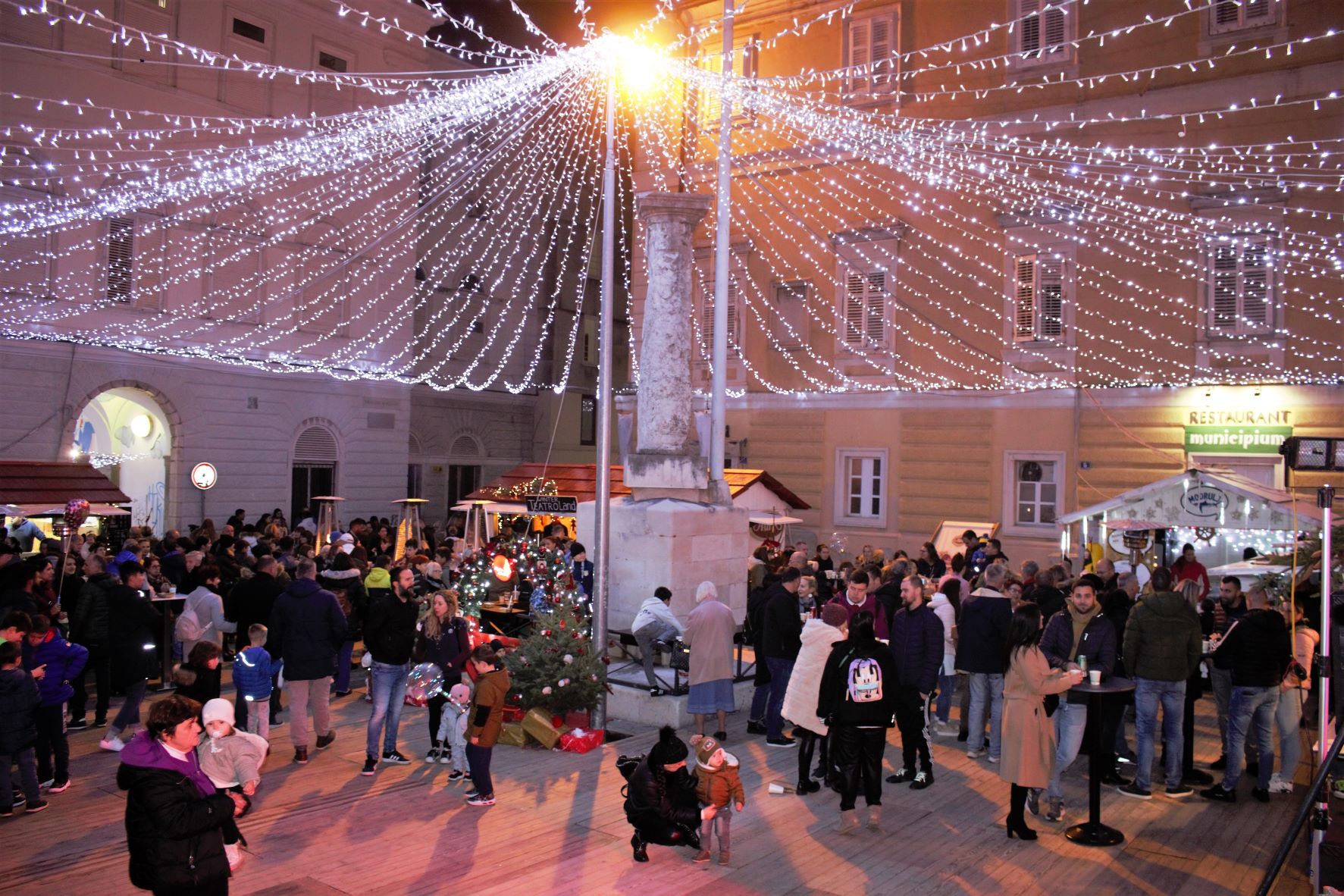 RIJEKA ADVENT 2022 PALJENJE RIGASTRO