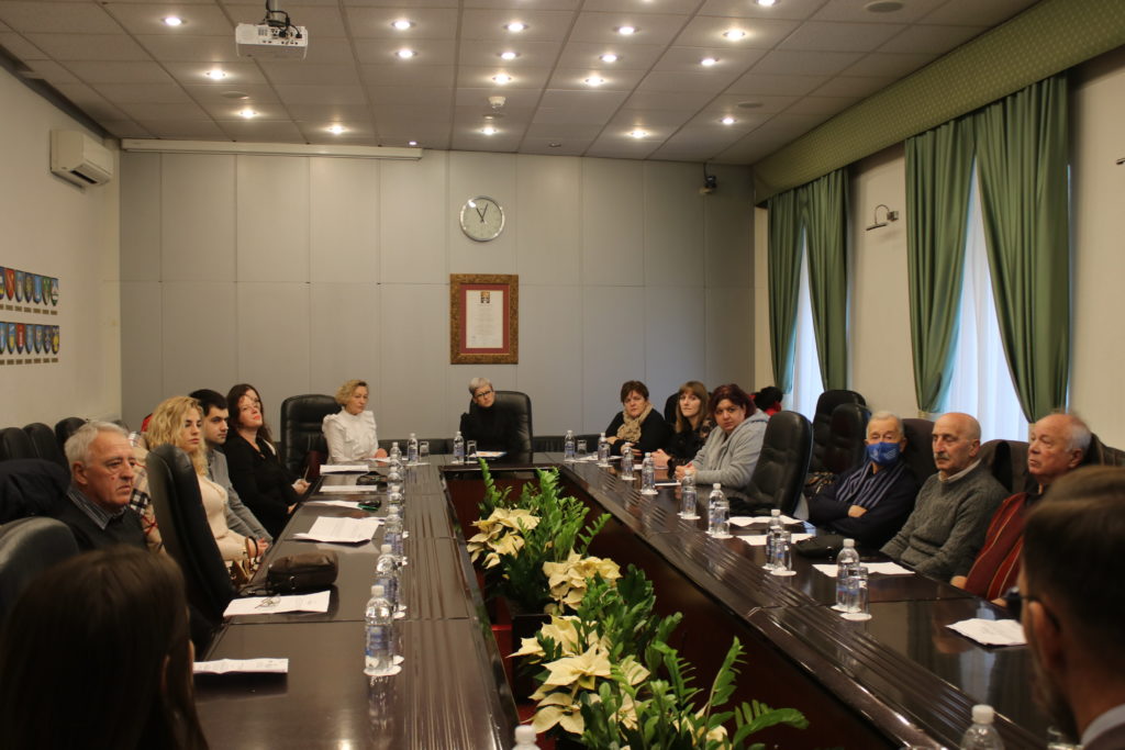 prisega (2) prisega (2)