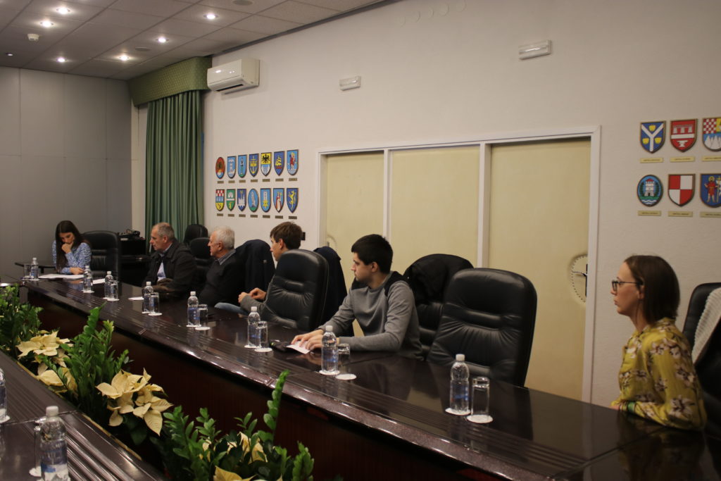 prisega (6) prisega (6)