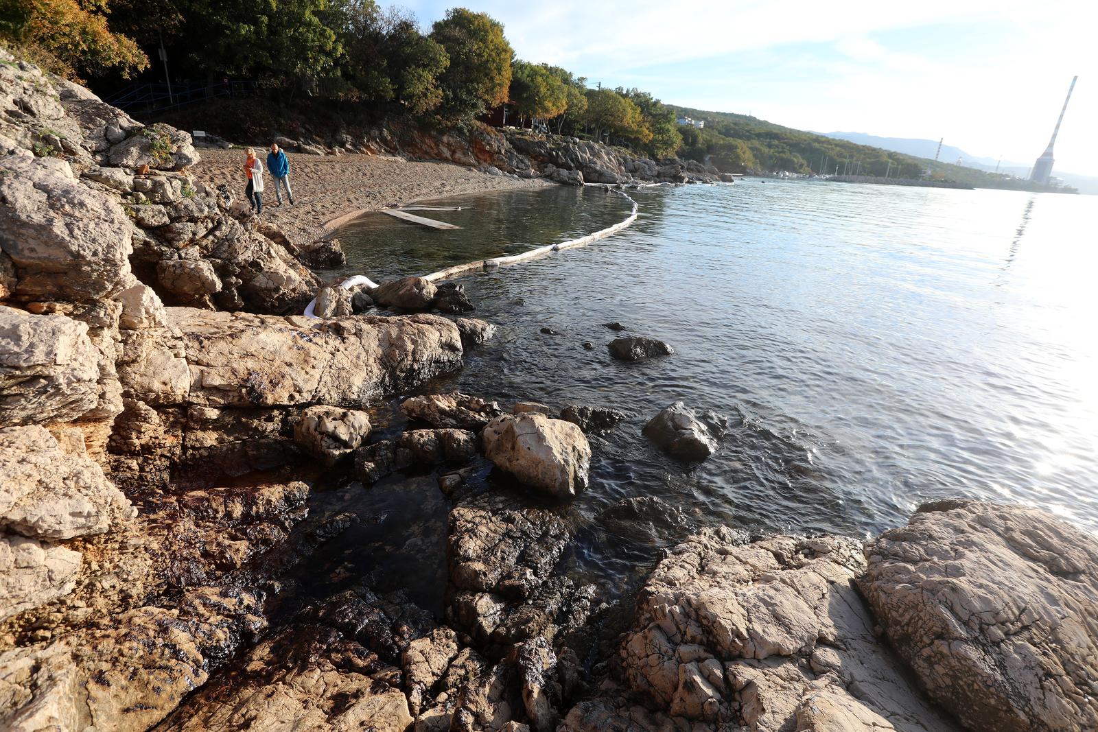Uklanja se površinsko onečišćenje mora kod Urinja Uklanja se površinsko onečišćenje mora kod Urinja