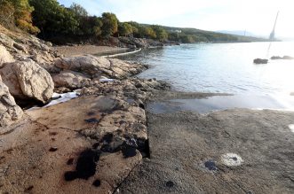 Uklanja se površinsko onečišćenje mora kod Urinja