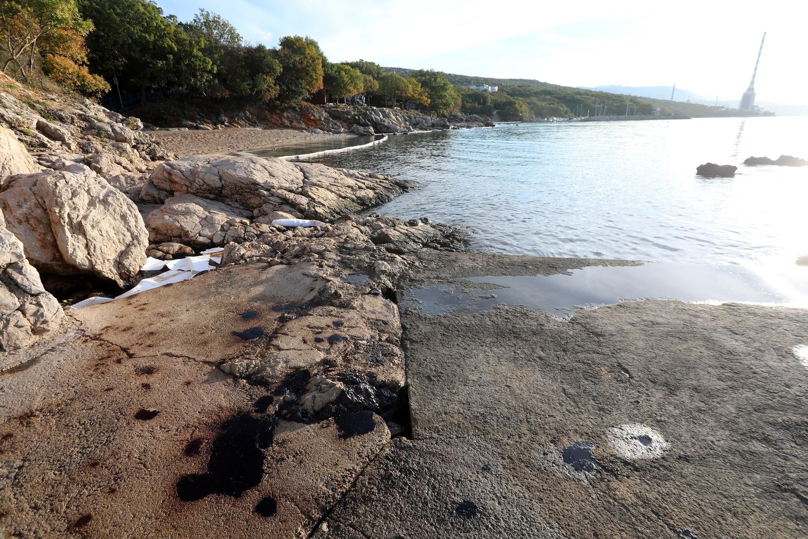 Uklanja se površinsko onečišćenje mora kod Urinja Uklanja se površinsko onečišćenje mora kod Urinja