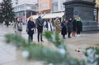 Zagreb: Održan prosvjedni performans ‘Tiha misa’