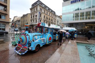 Rijeka: Vlakić Djeda Mraza stigao je uoči blagdana na Korzo