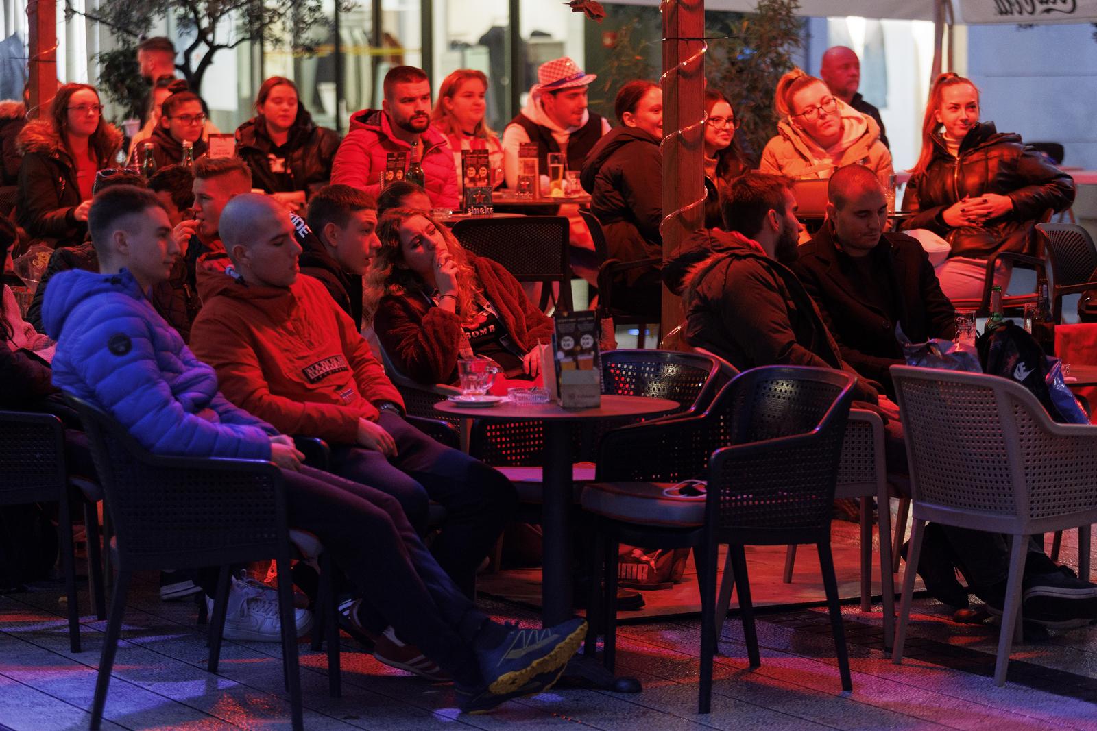 Rijeka: Najvijači prate utakmicu između Hrvatske i Japana Rijeka: Najvijači prate utakmicu između Hrvatske i Japana