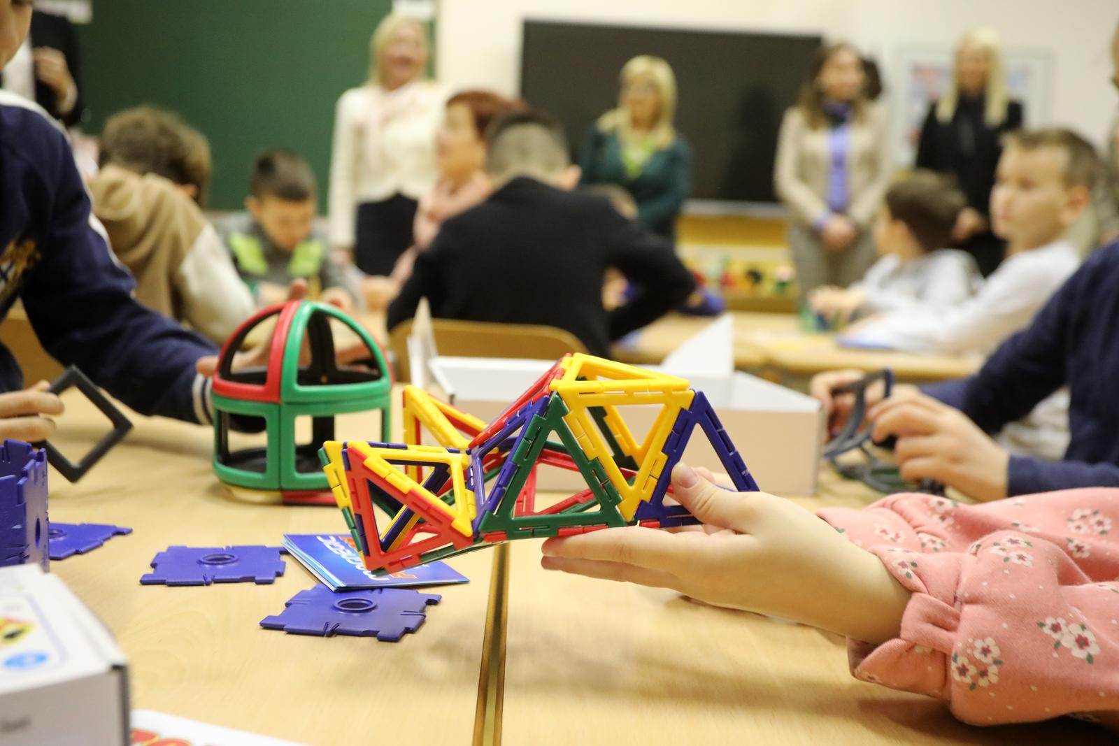 Rijeka: Prezentacija Polydron setova koje je Grad Rijeka osigurao za svih 25 škola Rijeka: Prezentacija Polydron setova koje je Grad Rijeka osigurao za svih 25 škola