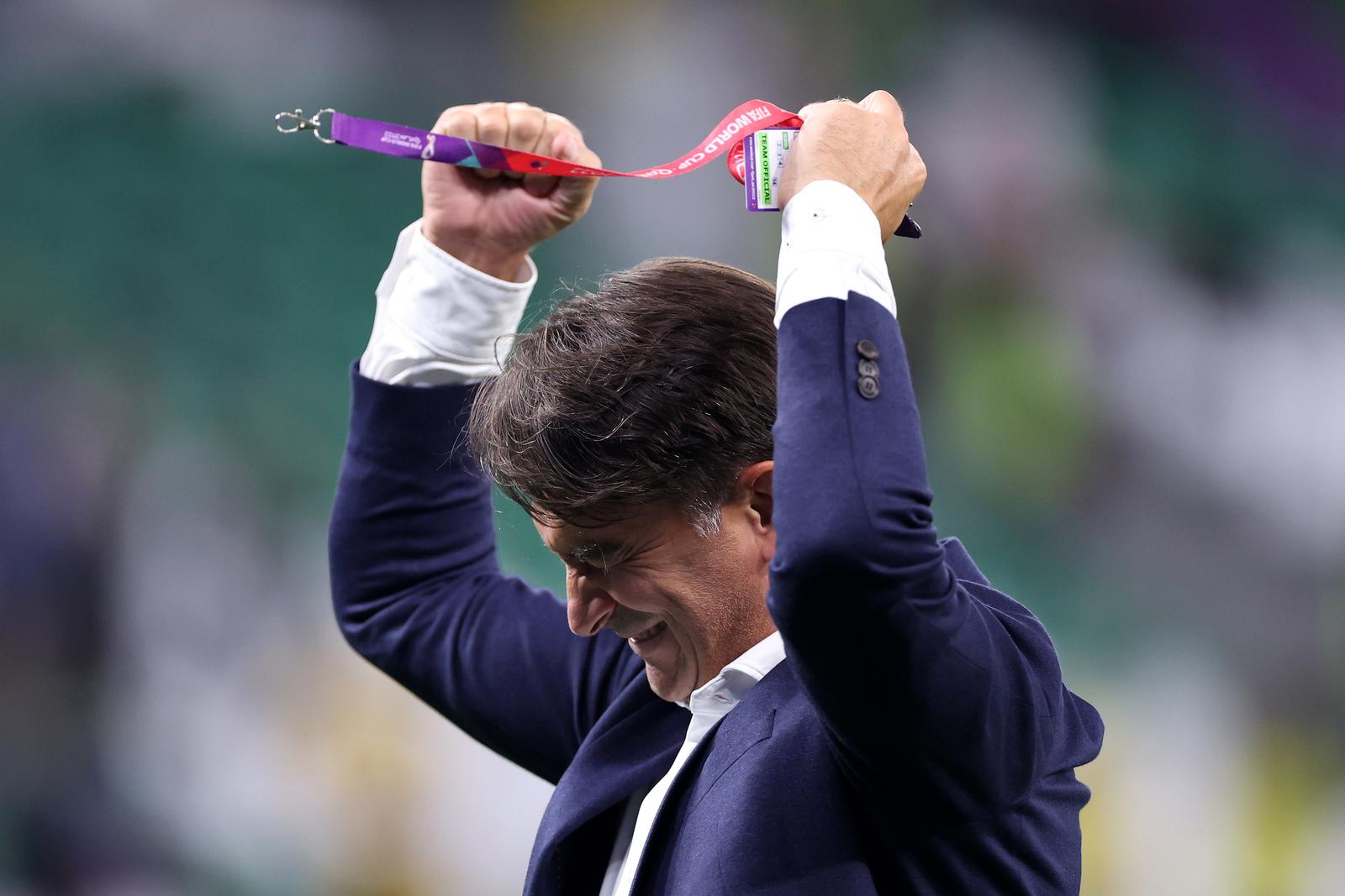 KATAR 2022 – Zlatko Dalić naklonio se navijačima i grlio igrače KATAR 2022 – Zlatko Dalić naklonio se navijačima i grlio igrače