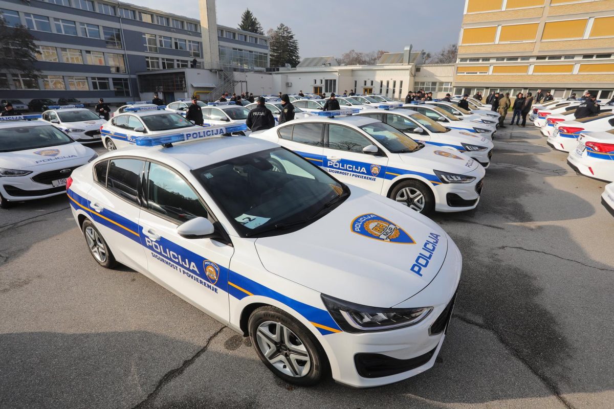 Zagreb: Primopredaja policijskih vozila