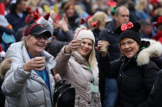 Legendaran ispraćaj stare i doček Nove godine u podne u Fužinama