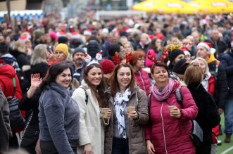 Legendaran ispraćaj stare i doček Nove godine u podne u Fužinama