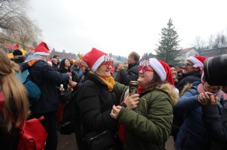 Legendaran ispra?aj stare i do?ek Nove godine u podne u Fuinama