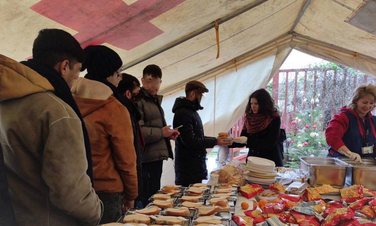 nadbiskup migranti badnjak ručak 13 nadbiskup migranti badnjak ručak 13