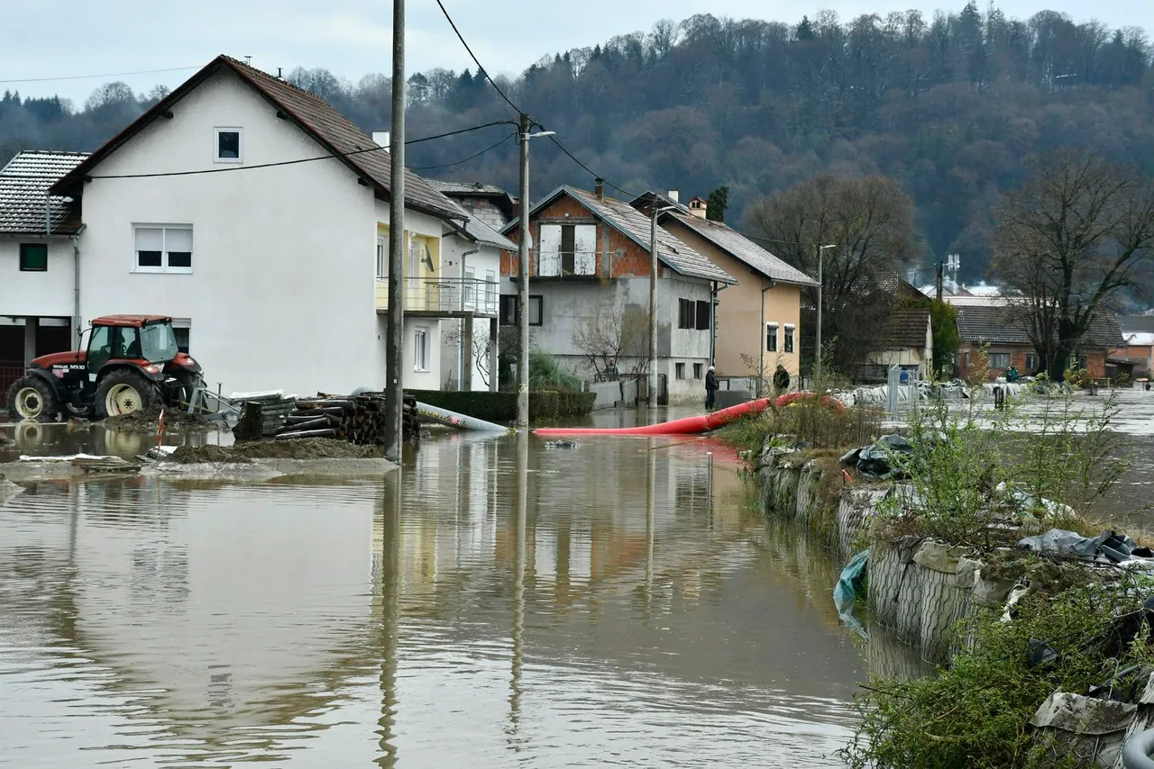 poplava 1 (4) poplava 1 (4)