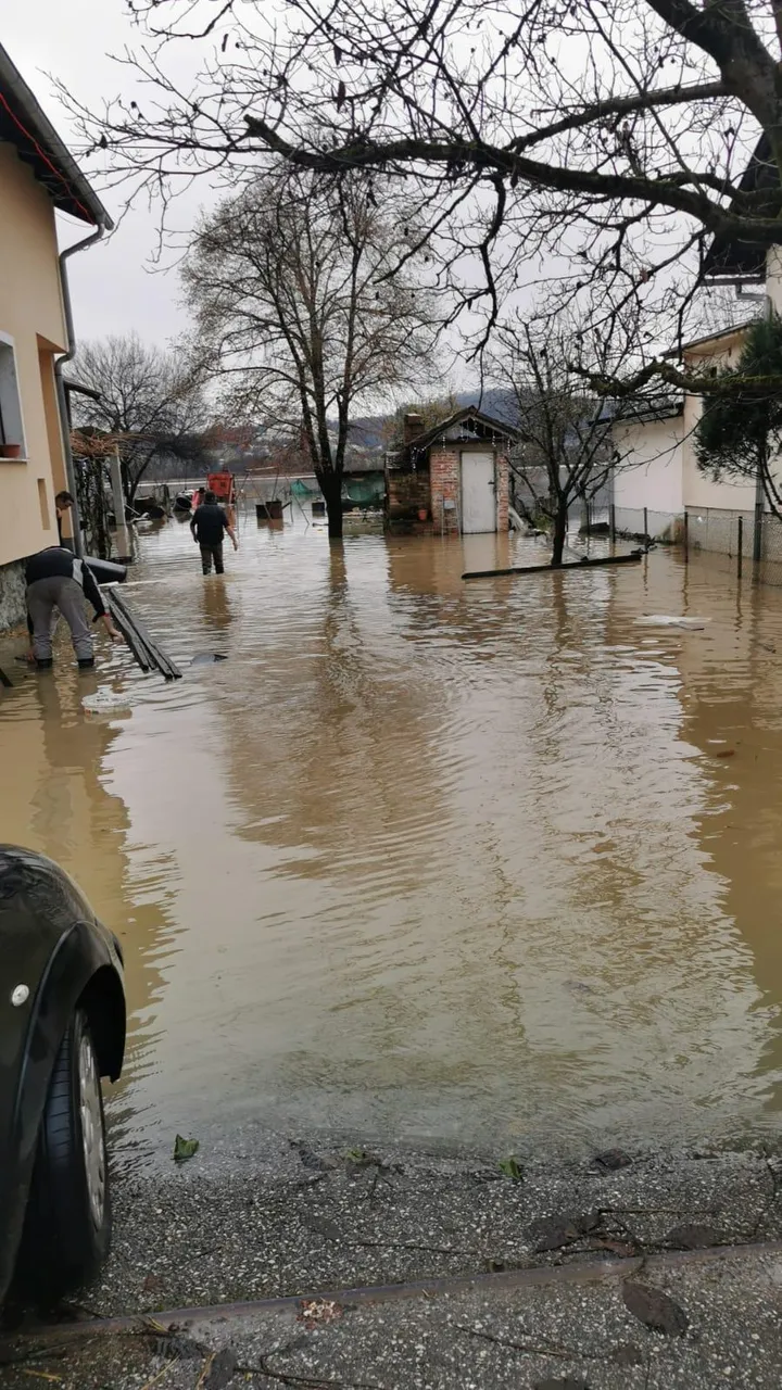 poplava (3) poplava (3)