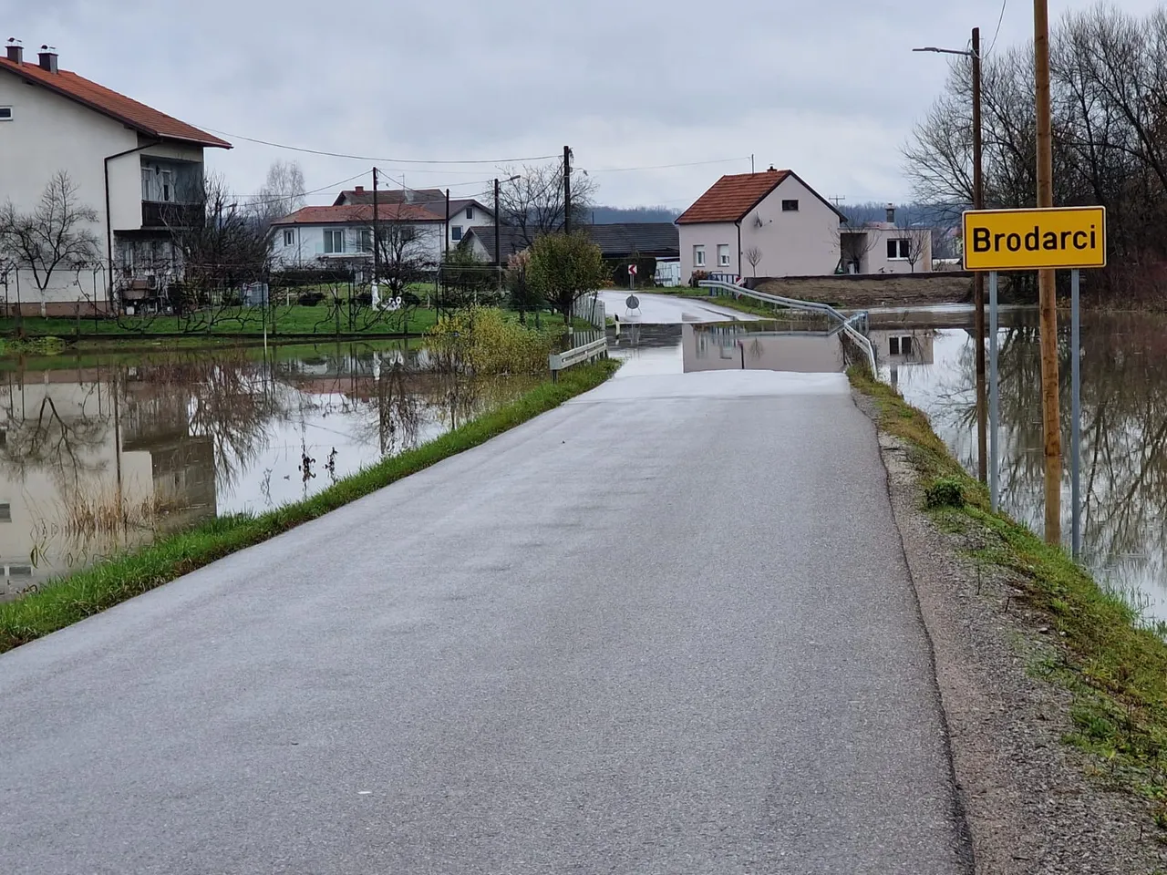 poplava (4) poplava (4)