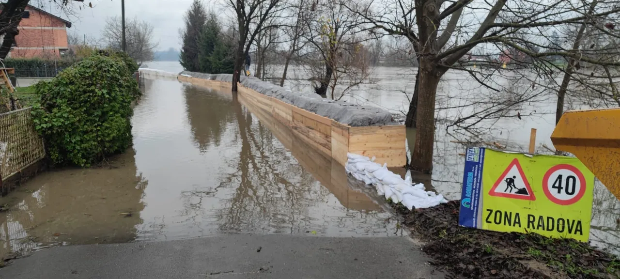 poplava (6) poplava (6)