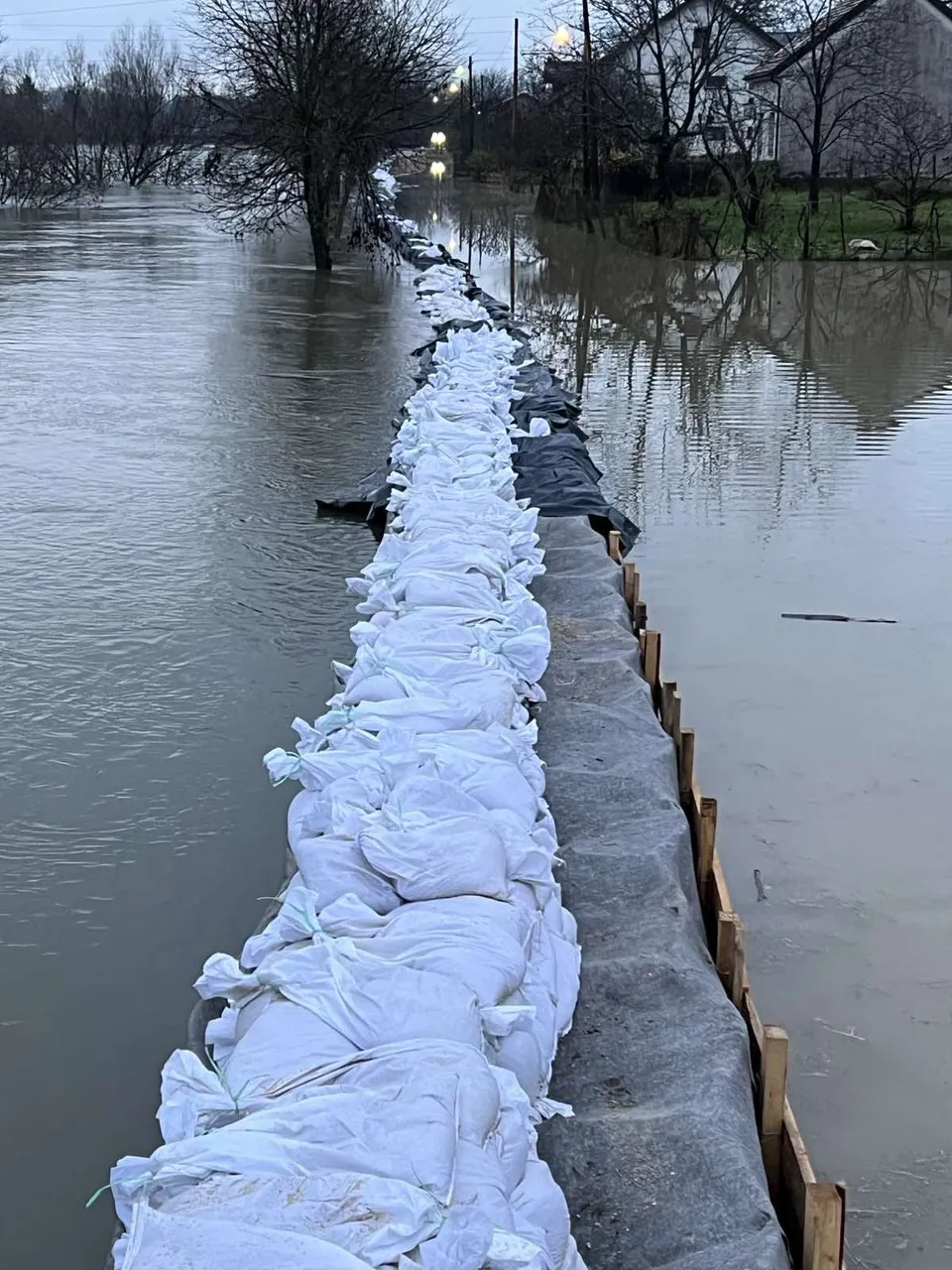 poplava (8) poplava (8)