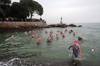 Udruga Opatijski kukali odradili su prvo novogodišnje kupanje