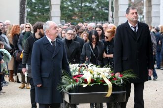 Obitelj Massima Savića na posljednjem ispraćaju na Gradskom groblju Zadar