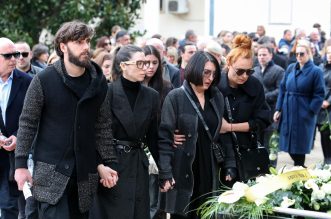 Obitelj Massima Savića na posljednjem ispraćaju na Gradskom groblju Zadar