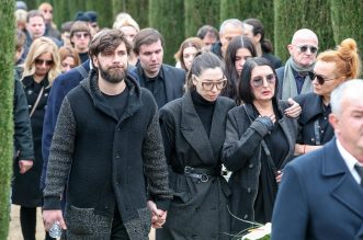 Obitelj Massima Savića na posljednjem ispraćaju na Gradskom groblju Zadar