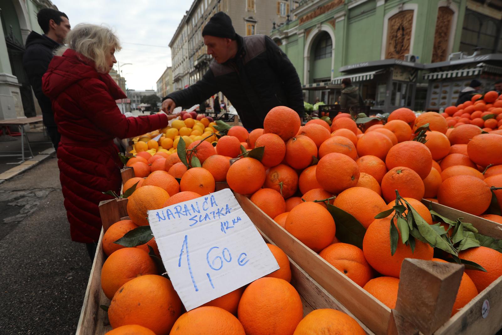 Rijeka: Cijene voća, povrća i ribe na tržnici