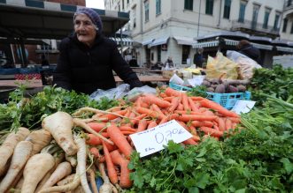 Rijeka: Cijene voća, povrća i ribe na tržnici