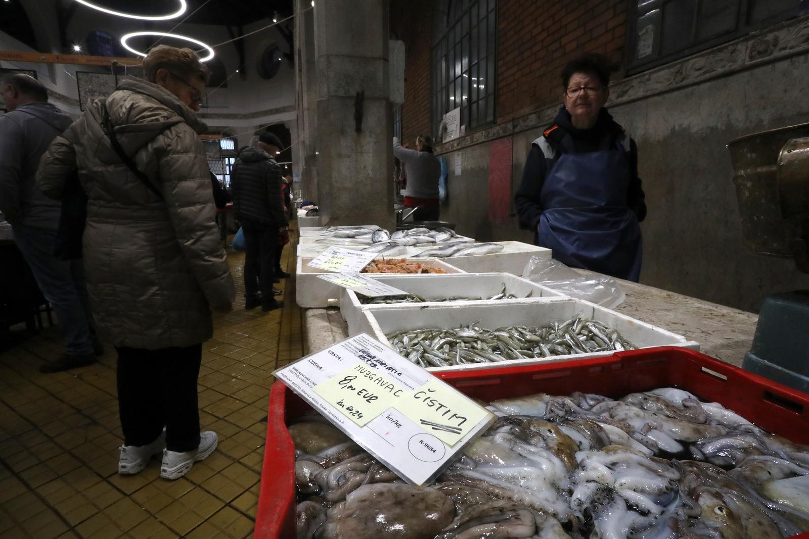 Rijeka: Cijene voća, povrća i ribe na tržnici