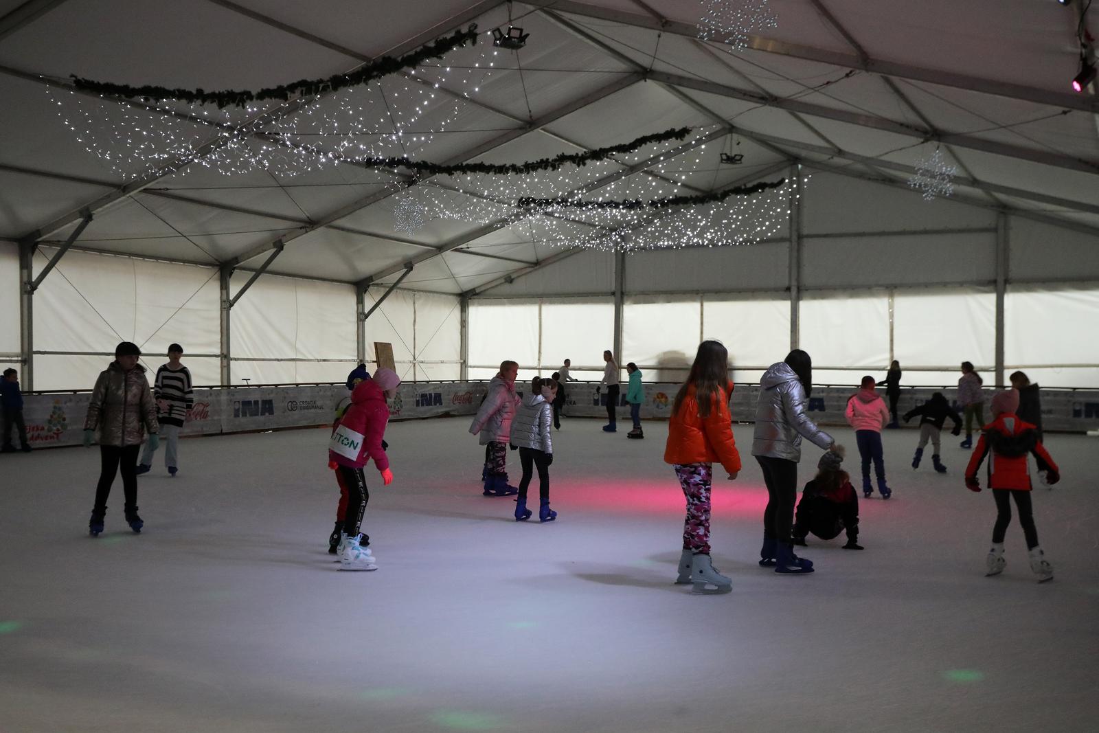 Rijeka: Djeca uivaju na klizalitu Morska pahuljica tijekom zimskih praznika Rijeka: Djeca uivaju na klizalitu Morska pahuljica tijekom zimskih praznika