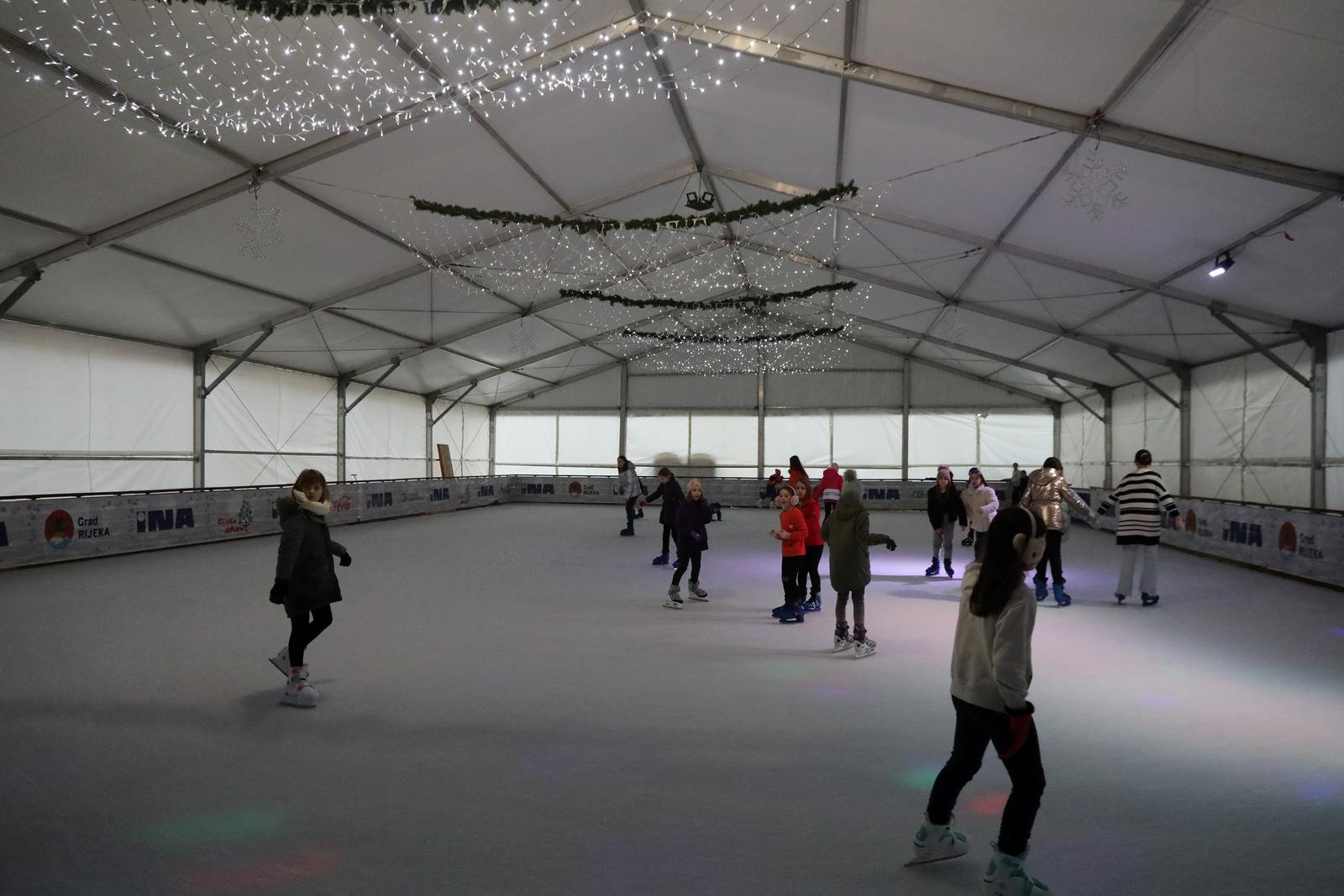 Rijeka: Djeca uivaju na klizalitu Morska pahuljica tijekom zimskih praznika Rijeka: Djeca uivaju na klizalitu Morska pahuljica tijekom zimskih praznika