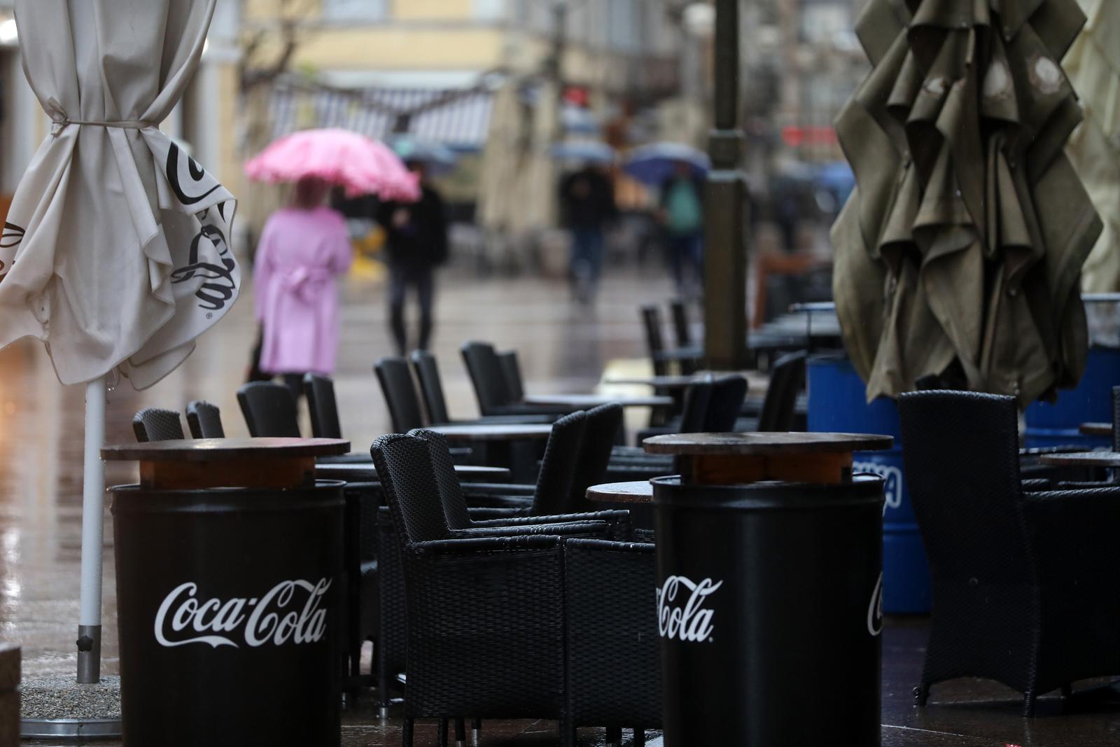 Kišno prijepodne u Rijeci Kišno prijepodne u Rijeci