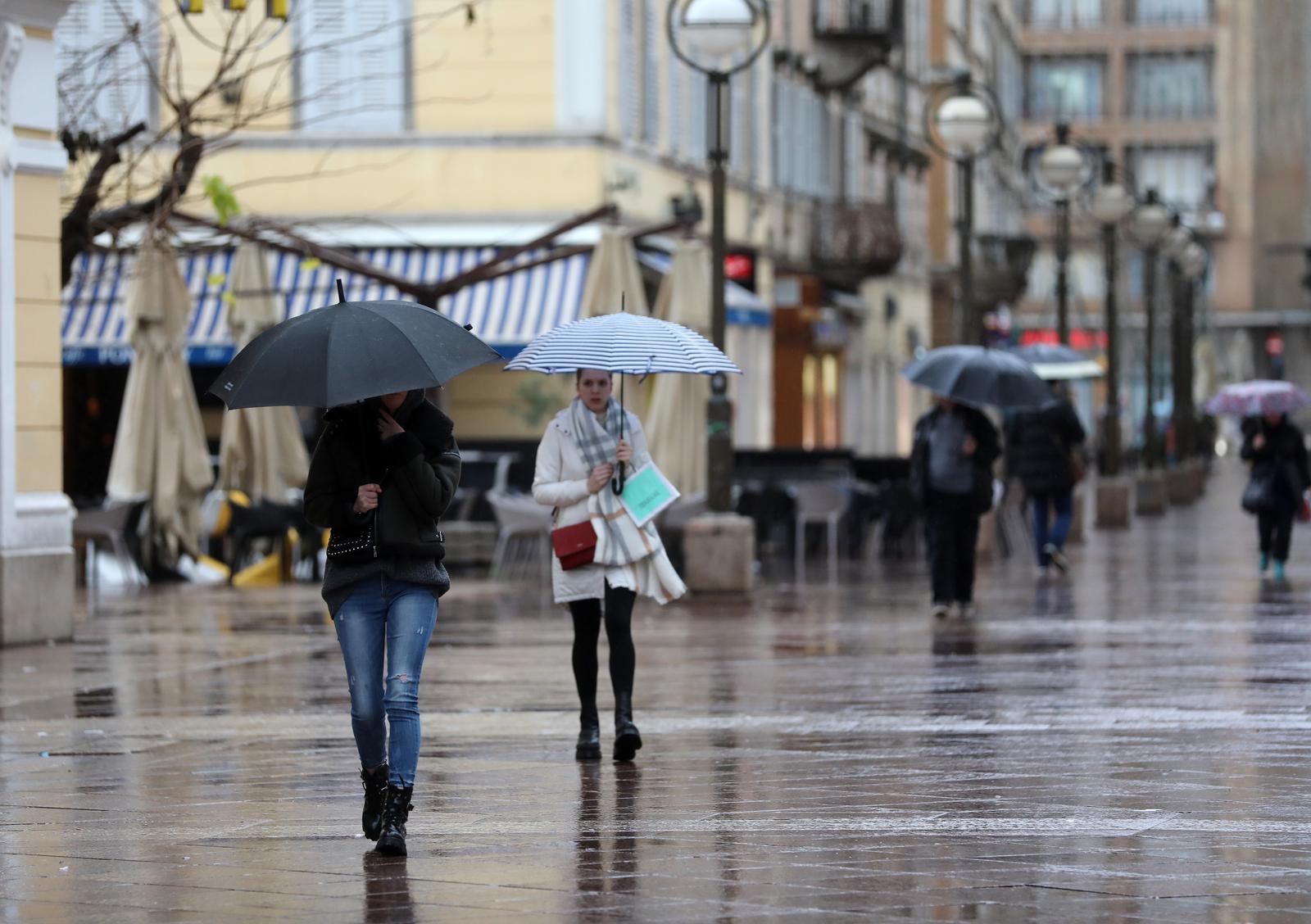 Kišno prijepodne u Rijeci Kišno prijepodne u Rijeci