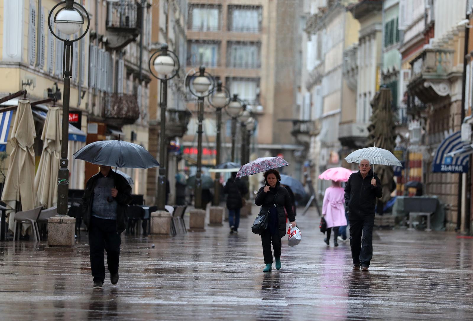 Kišno prijepodne u Rijeci Kišno prijepodne u Rijeci