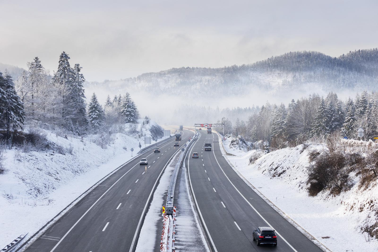 Snijeg zabijelio Gorski Kotar Snijeg zabijelio Gorski Kotar
