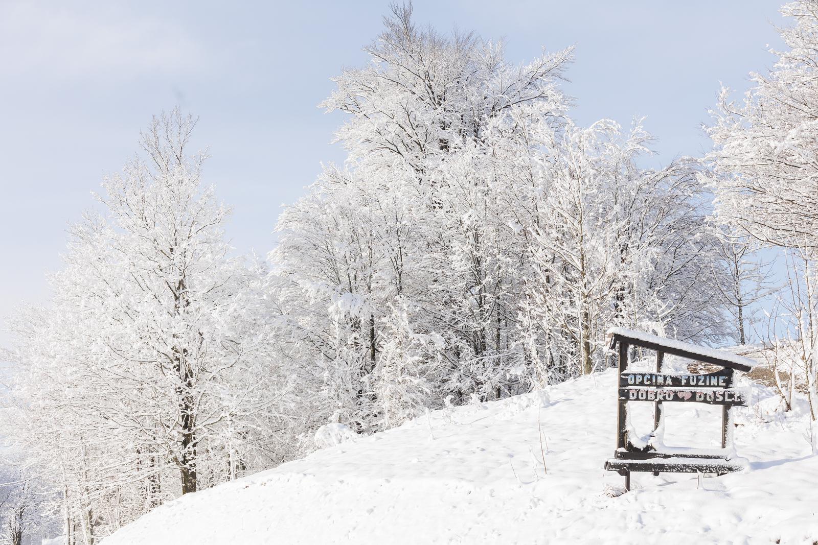 Snijeg zabijelio Gorski Kotar Snijeg zabijelio Gorski Kotar