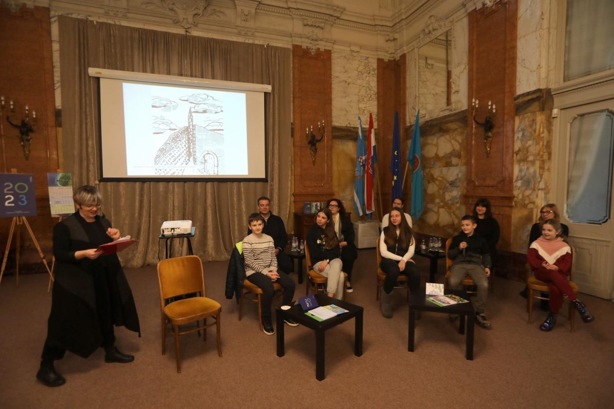 Rijeka: Predstavljen kalendar Primorsko-goranske županije s likovnim radovima osnovnoškolaca