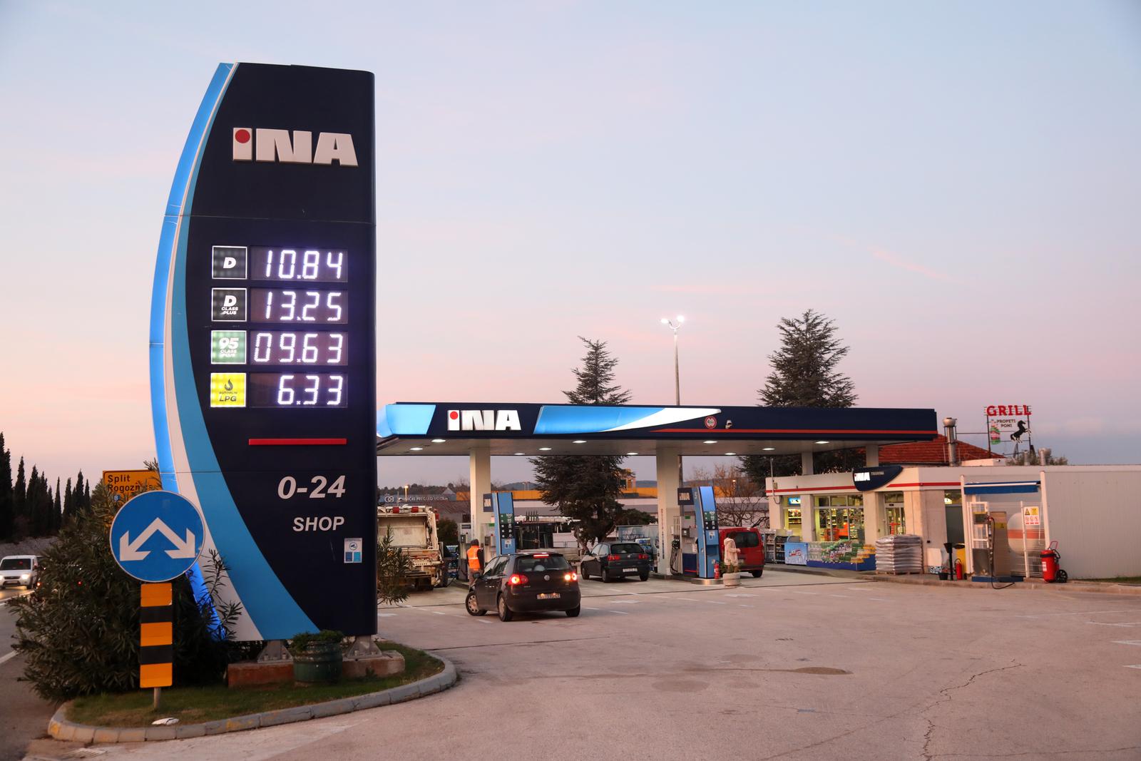 Gorivo od danas drastično jeftinije, litra benzina manje od 10 kuna