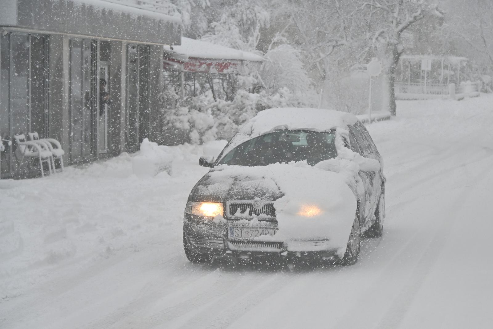 Snijeg u Zadvarju Snijeg u Zadvarju