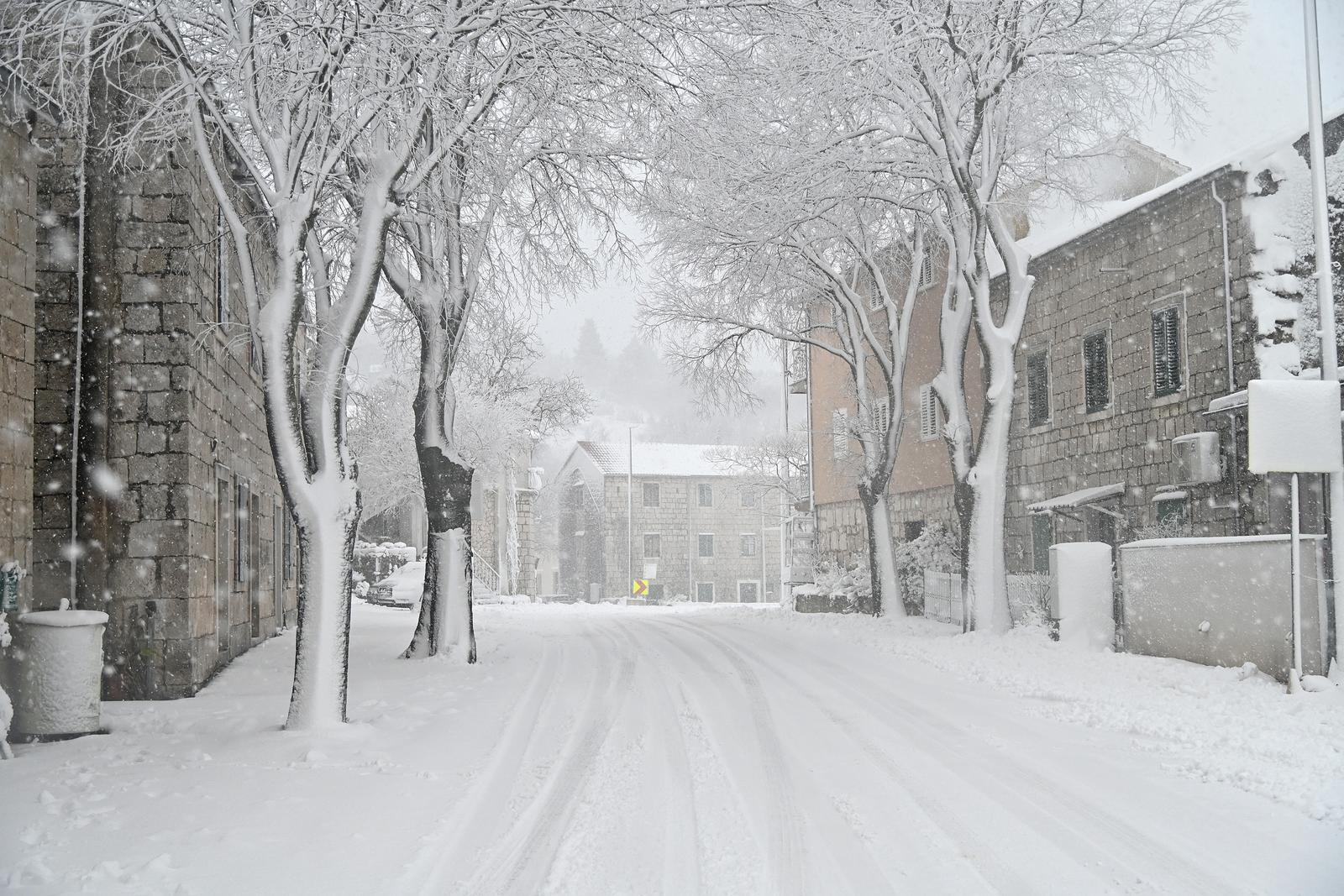 Snijeg u Zadvarju Snijeg u Zadvarju