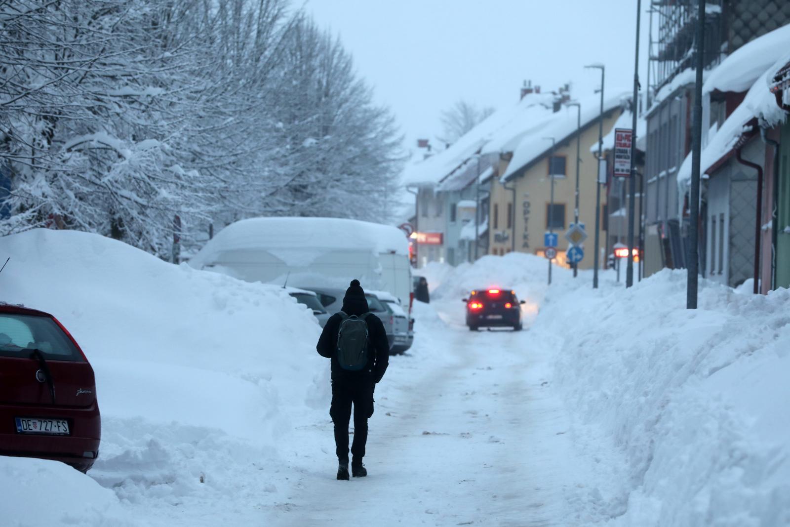 Snijeg okovao Delnice Snijeg okovao Delnice