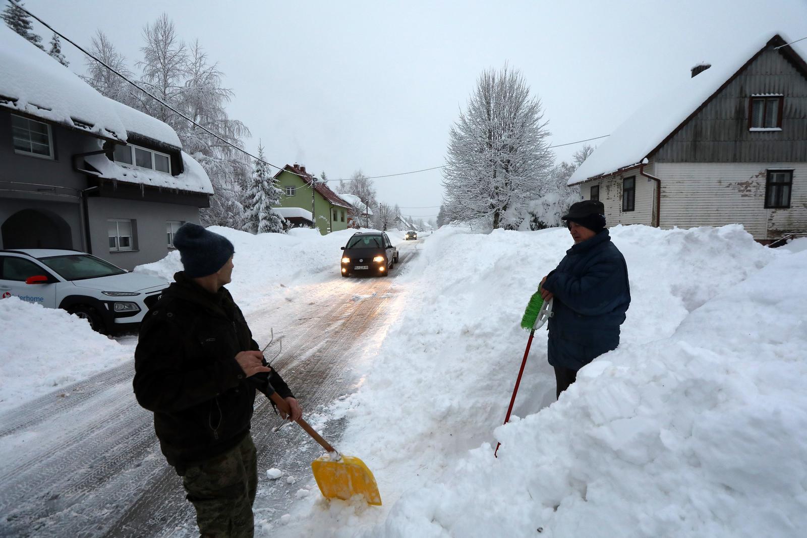 Snijeg okovao Delnice Snijeg okovao Delnice