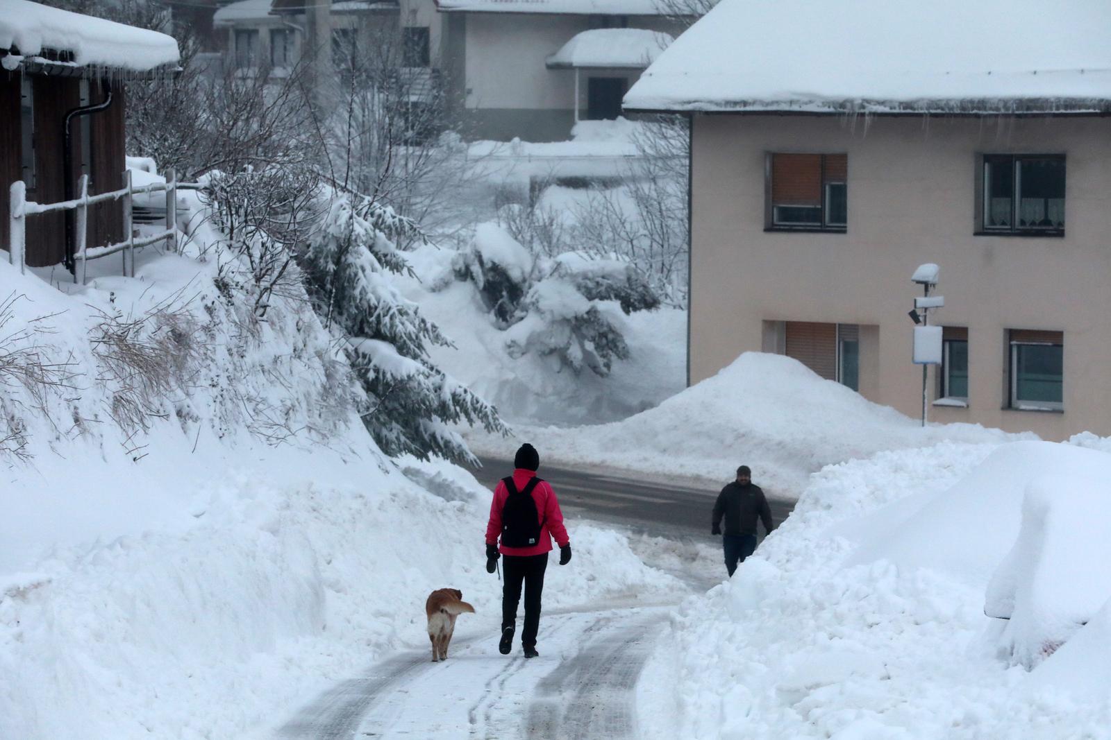 Snijeg okovao Delnice Snijeg okovao Delnice