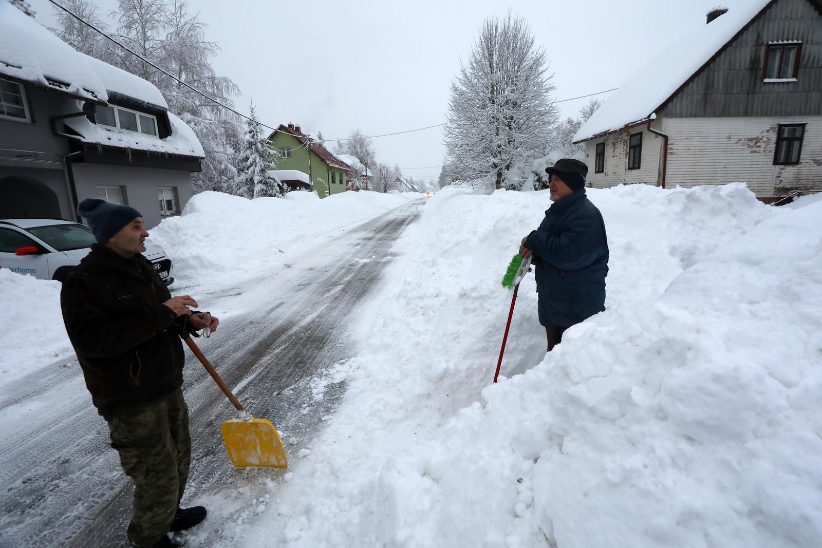 Snijeg okovao Delnice Snijeg okovao Delnice