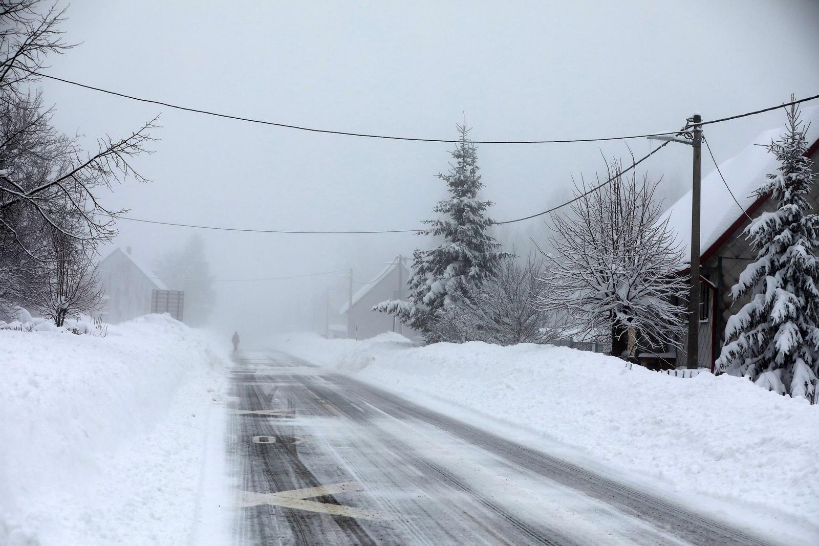 Snijeg okovao Delnice Snijeg okovao Delnice