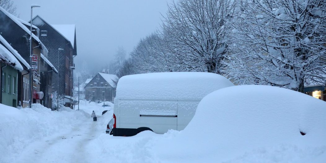 Snijeg okovao Delnice Snijeg okovao Delnice
