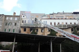 Rijeka: Vatrogasci ugasili požar napuštenog objekta koji često koriste beskućnici