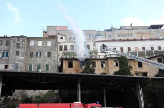 Rijeka: Vatrogasci ugasili požar napuštenog objekta koji često koriste beskućnici